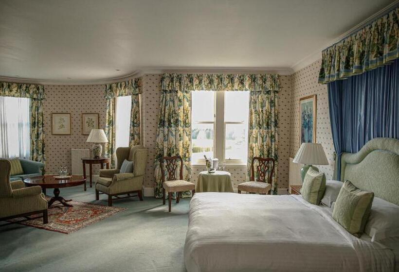 سوییت جونیور, Kinloch House