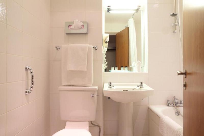 اتاق استاندارد, London Croydon Aerodrome Hotel, Bw Signature Collection