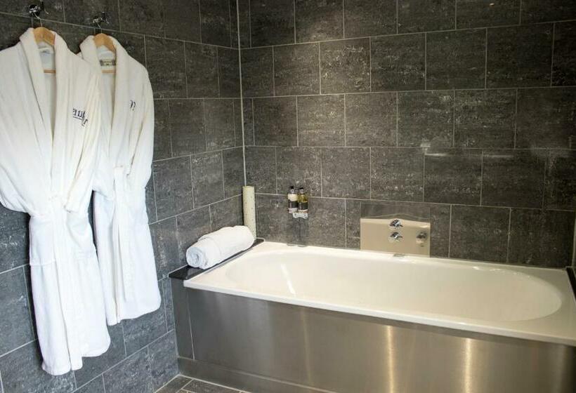 1 Bedroom Penthouse Apartment, The Cawdor