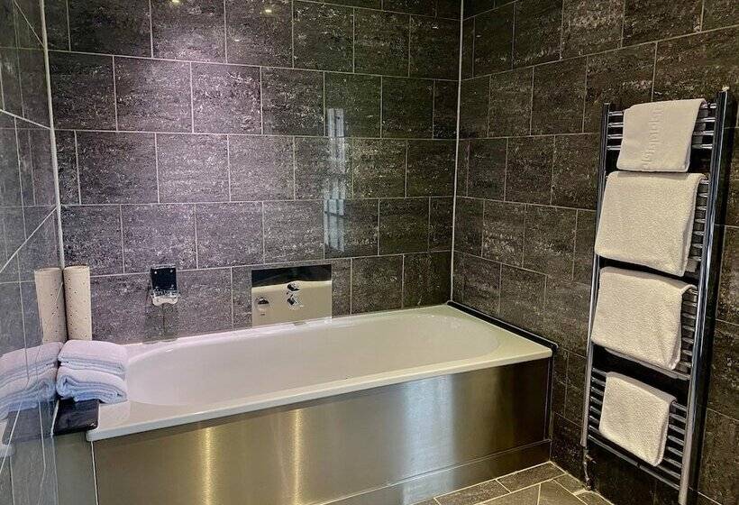 1 Bedroom Penthouse Apartment, The Cawdor