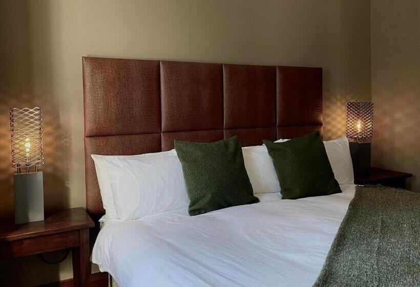 1 Bedroom Penthouse Apartment, The Cawdor