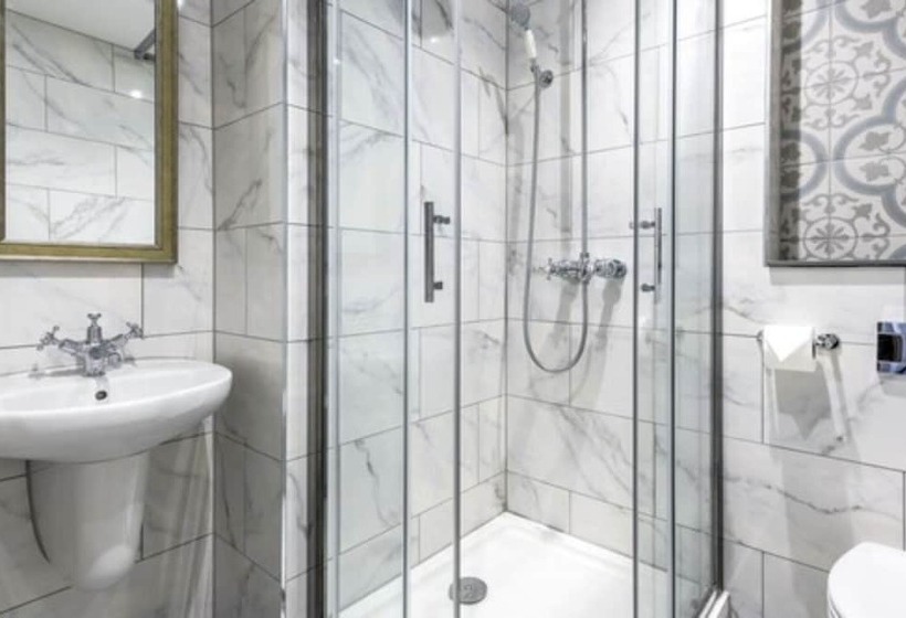 اتاق استاندارد, The George