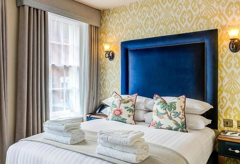 اتاق عادی, The George