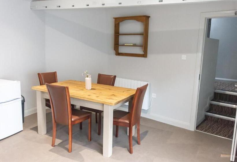 آپارتمان 1 خوابه, The George