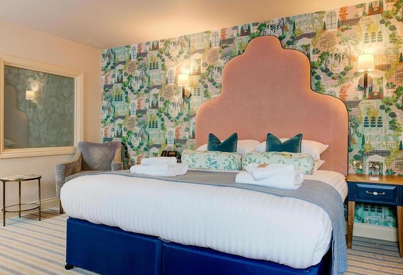 سوییت, The George