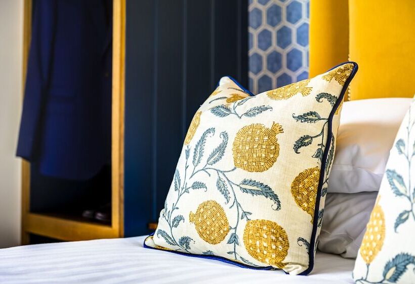 اتاق استاندارد, The George