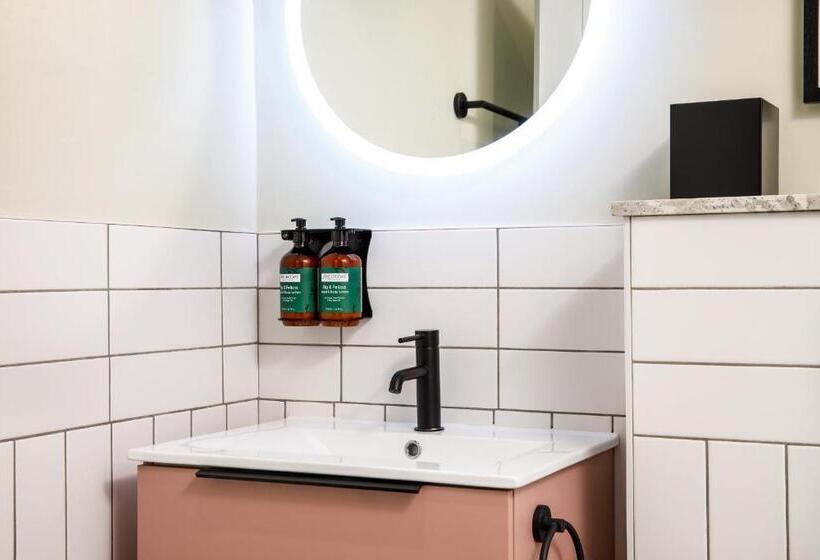 Люкс Кровать Кинг, Voco Lythe Hill Hotel & Spa, An Ihg