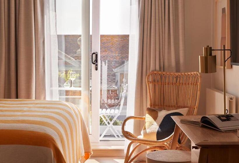 Номер Basic, Moonfleet Manor   A Luxury Family