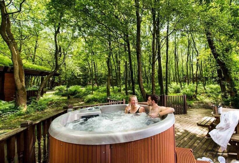 キャビン, Chevin Country Park Hotel & Spa