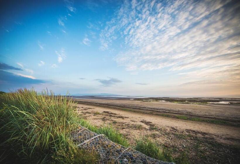 Полулюкс Вид на Море, Marine Troon