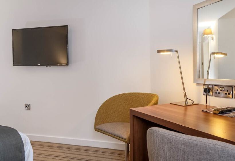 Номер Клуб, Garner Hotel Preston Samlesbury, An Ihg