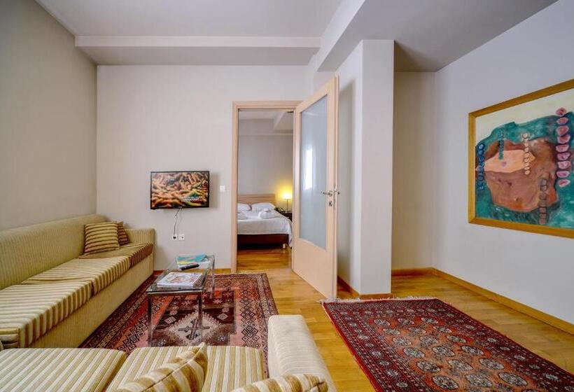 جناح دور أخير, Astoria Hotel Thessaloniki