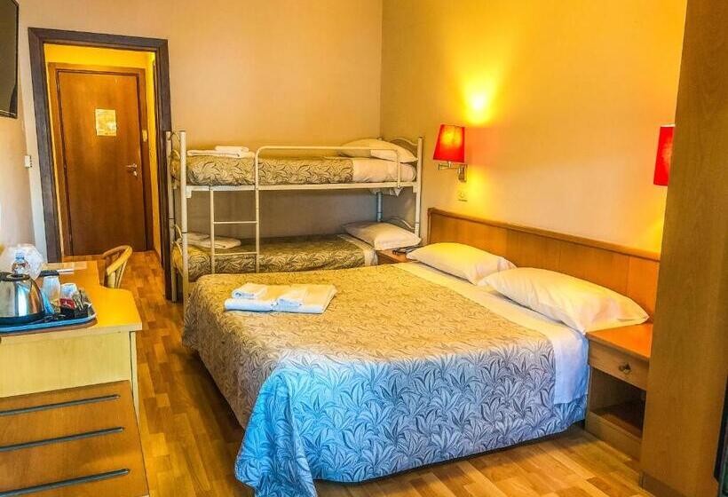 Quarto Quádruplo Estandar, Chalet Del Lago