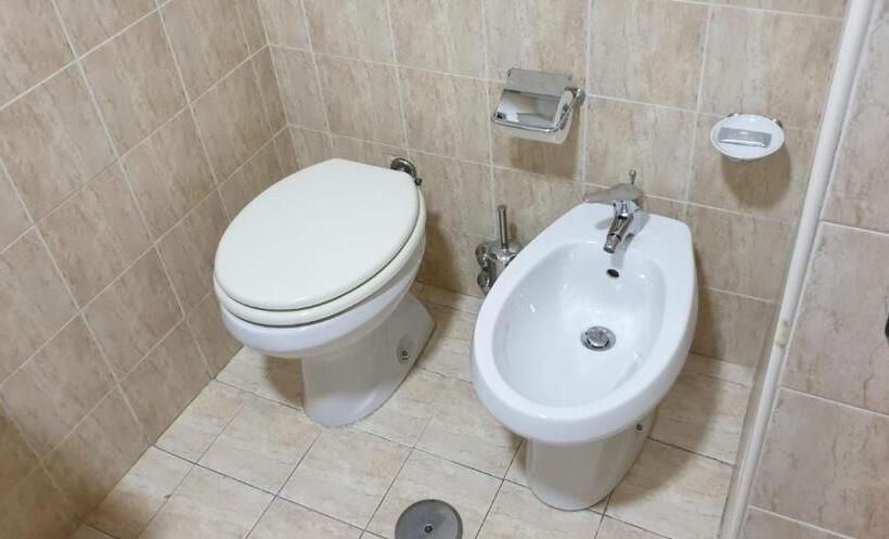Economy Triple Room, Grand Hotel Pavone