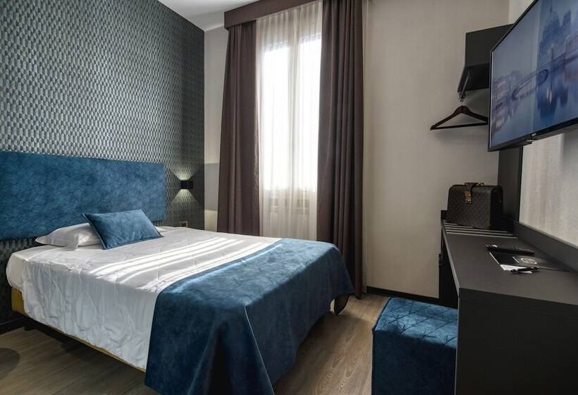 اتاق کلاسیک یک تخته, Astoria