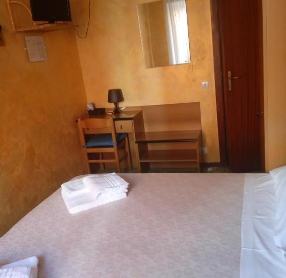 Quarto Estandar Individual, Albergo Stella Di Mare