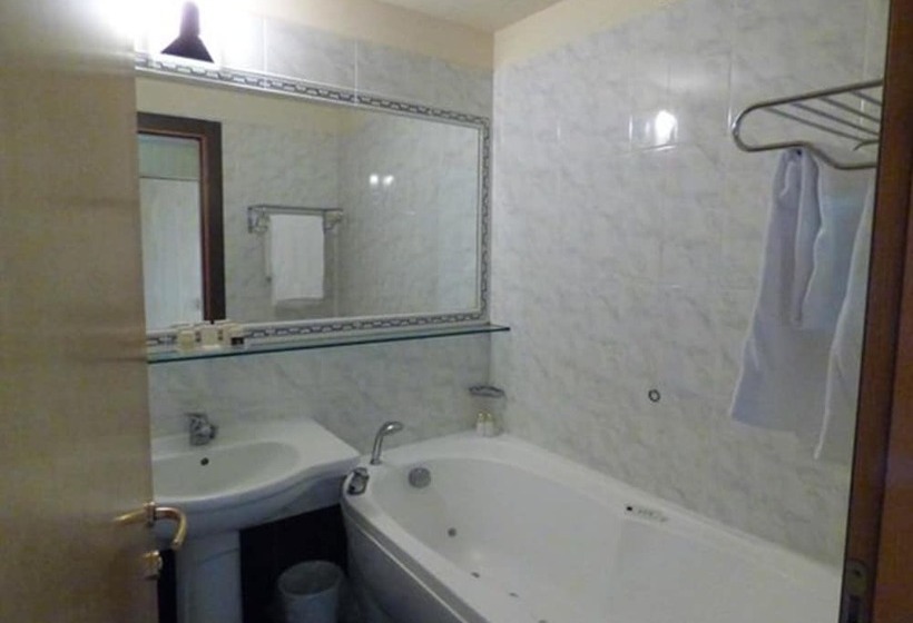 اتاق استاندارد با چشم‌انداز دریاچه, Grand Hotel Menaggio