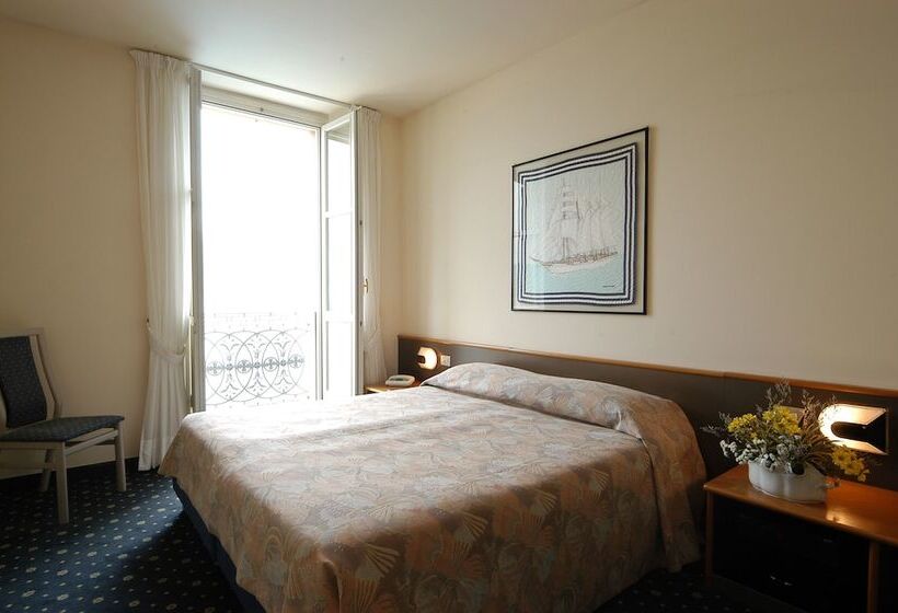 اتاق استاندارد با چشم‌انداز دریاچه, Grand Hotel Menaggio