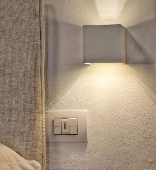 Quarto Estandar, Tiffany