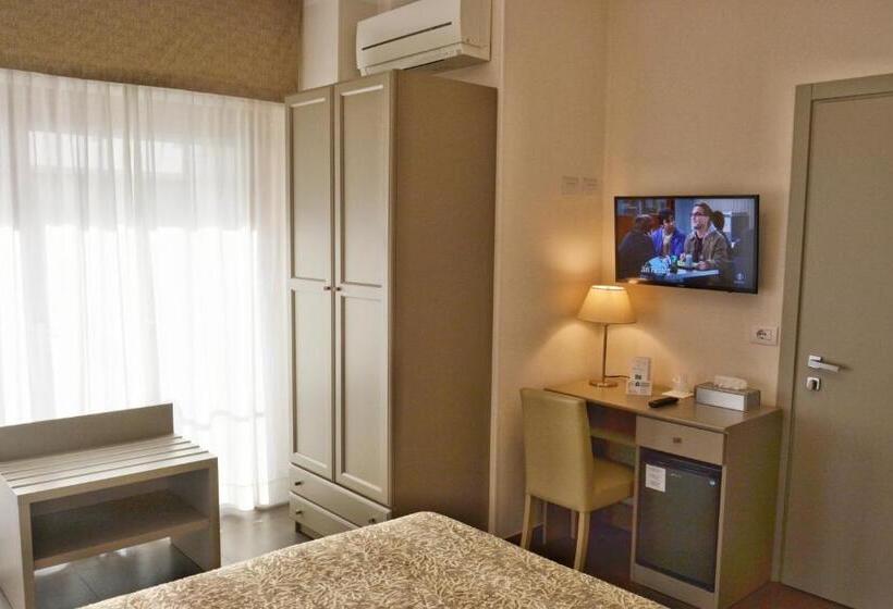Quarto Estandar com Sacada, Tiffany
