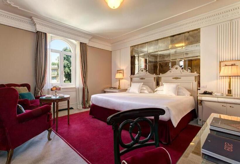 سوییت جونیور, Regency   Small Luxury Hotels Of The World