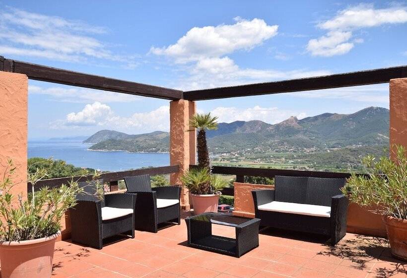 سوییت با چشم‌انداز دریا, Resort Le Picchiaie