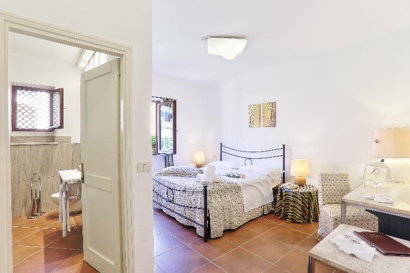 Quarto Quádruplo Estandar, Resort Le Picchiaie