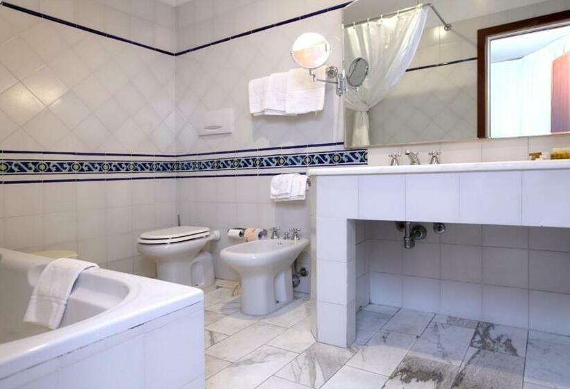 اتاق استاندارد سه نفره, Grand Hotel Duomo