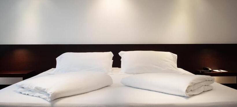 4인용 스탠다드 룸, Astoria Resort
