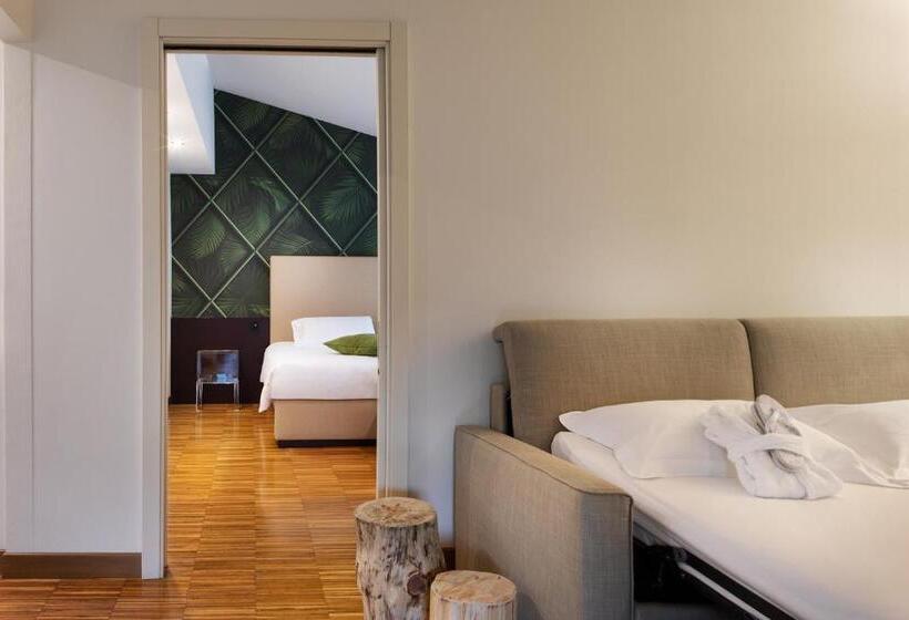 스위트, Astoria Resort
