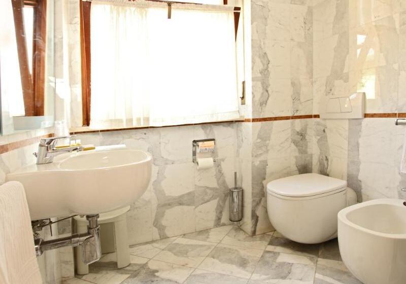 اتاق استاندارد یک نفره, Grand Hotel Duomo