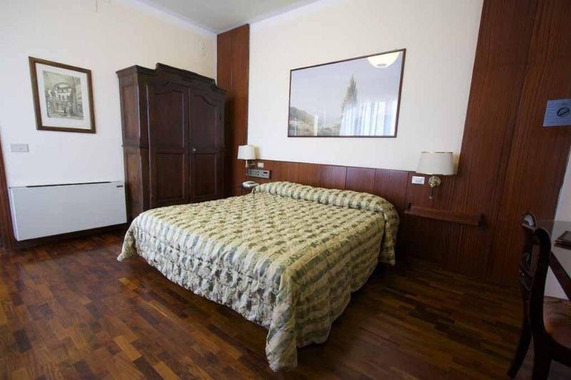 اتاق سوپریور سه تخته, Grand Hotel Duomo