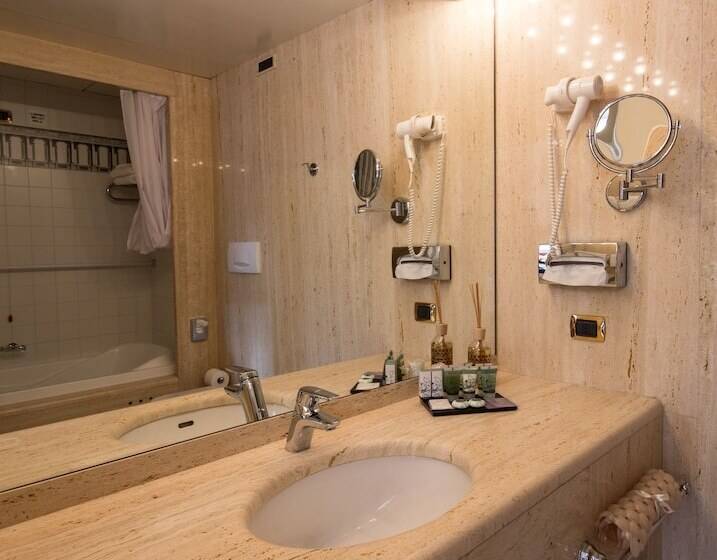 Superior Room, Grande Albergo Roma