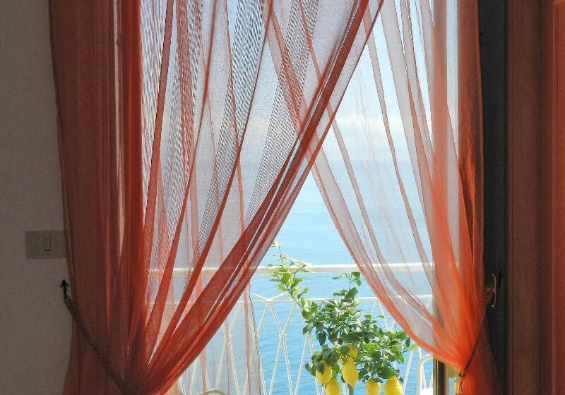اتاق استاندارد, Holiday