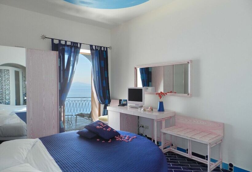 1 Bedroom Deluxe Apartment Sea View, Holiday
