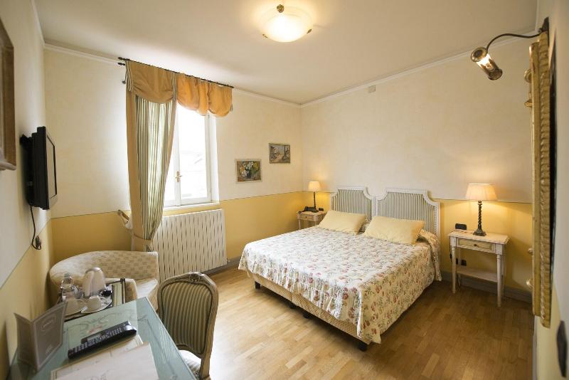 标准间带湖景, Posta