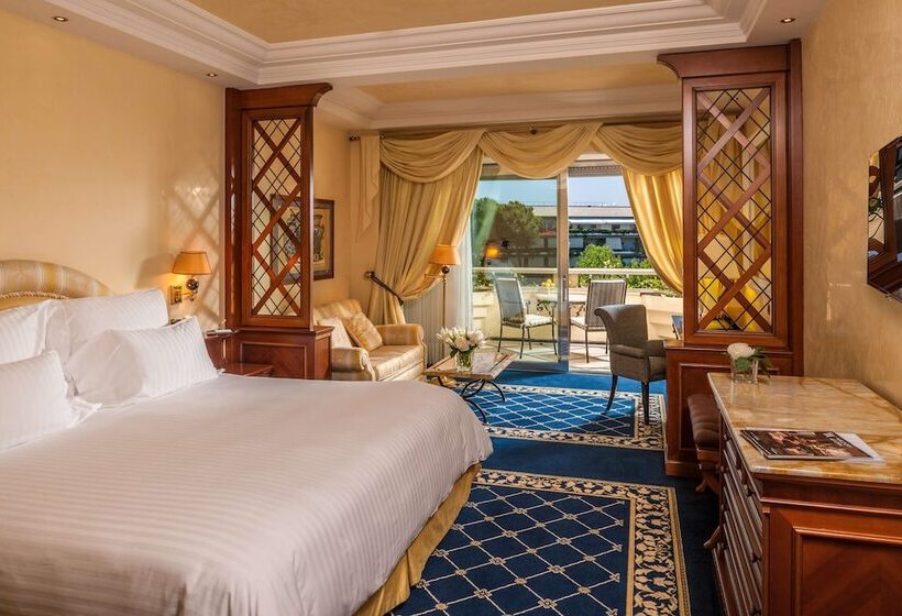 اتاق لوکس با تخت بزرگ, Rome Cavalieri A Waldorf Astoria