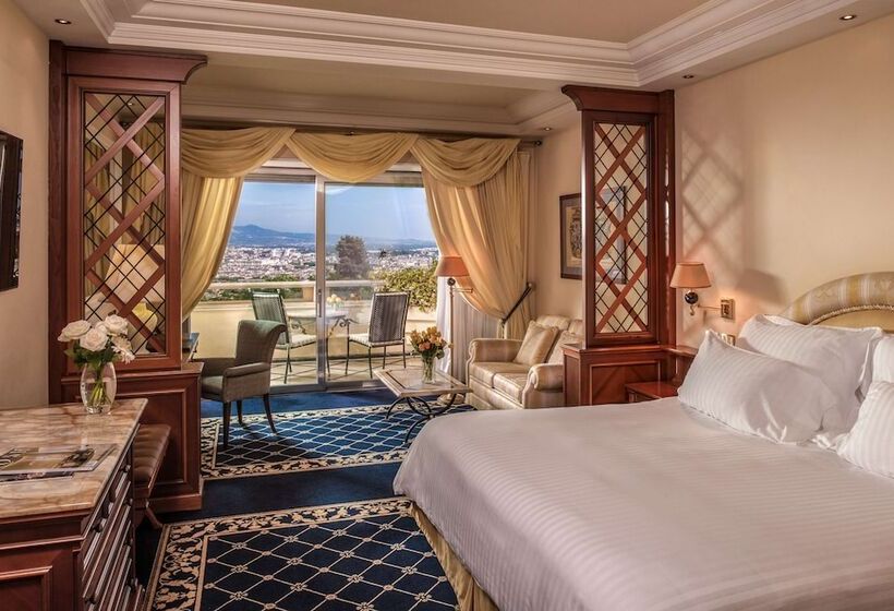 اتاق دلوکس با تخت کینگ و چشم‌انداز, Rome Cavalieri A Waldorf Astoria