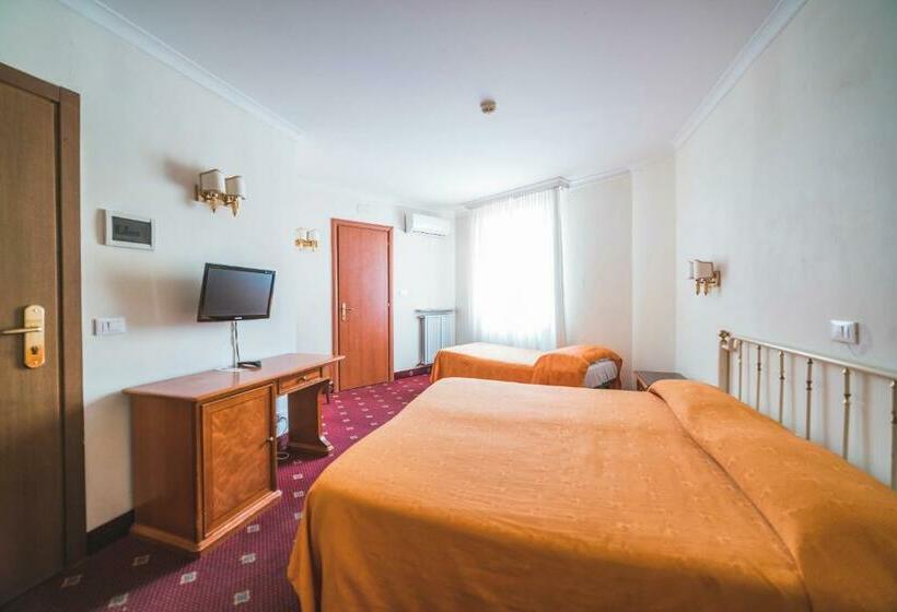 חדר סטנדרט לשלושה, Gh Hotel San Giusto