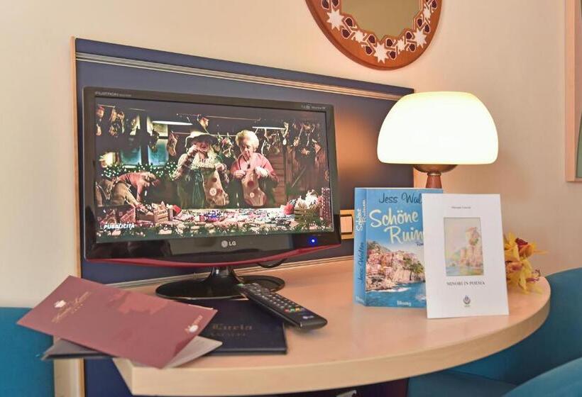 اتاق استاندارد چهار تخته, Santa Lucia