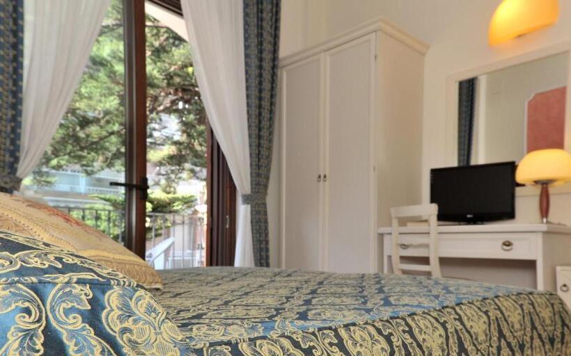Classic room with balcony, Santa Lucia
