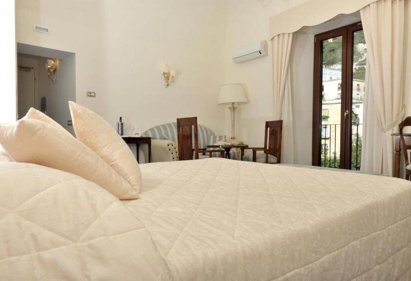 اتاق لوکس, Santa Lucia