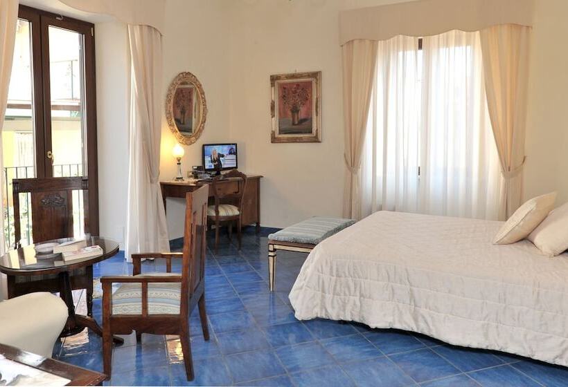 اتاق لوکس, Santa Lucia