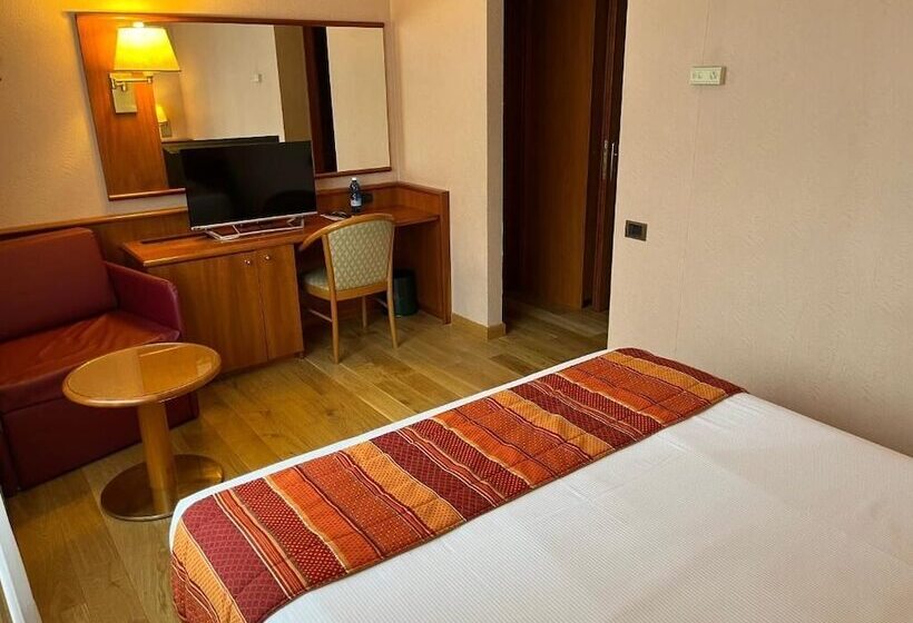 اتاق استاندارد یک نفره, Crystal Hotel Varese