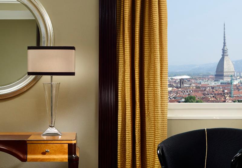 اتاق لوکس با چشم‌انداز شهر, Principi Di Piemonte | Una Esperienze