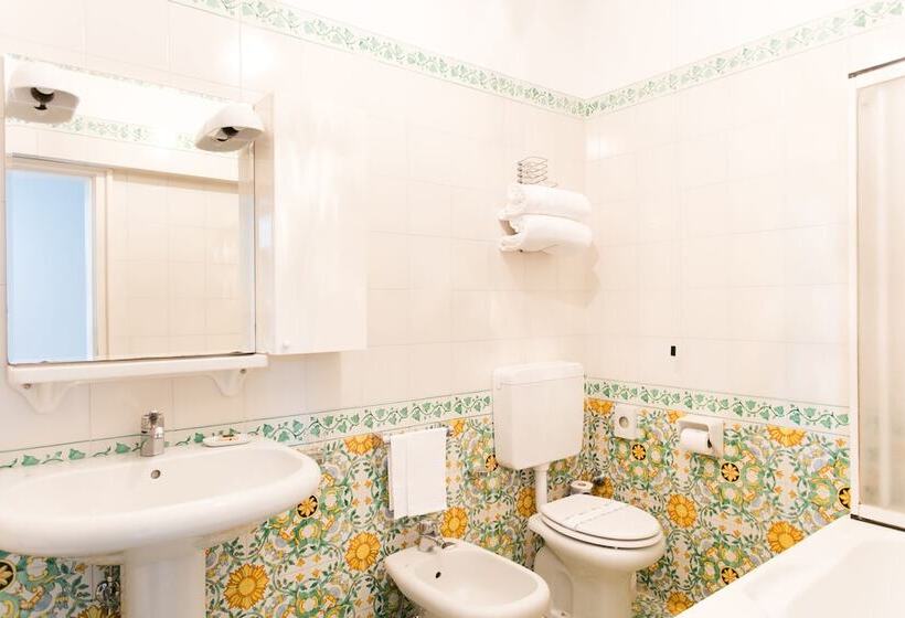 חדר סטנדרט, Residenza D'epoca Albergo Quattro Fontane