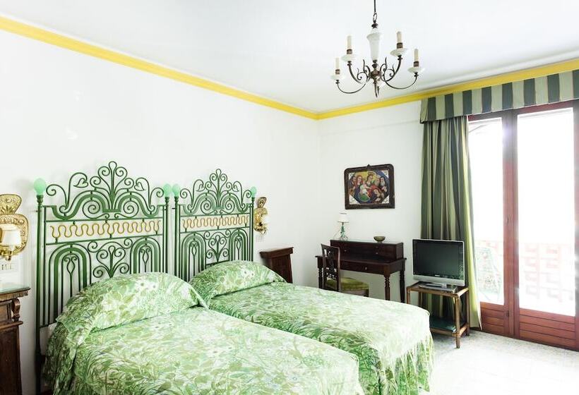 חדר סופריור, Residenza D'epoca Albergo Quattro Fontane