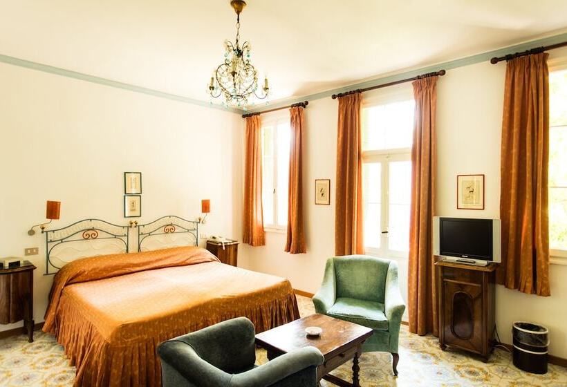 חדר סטנדרט לשלושה, Residenza D'epoca Albergo Quattro Fontane