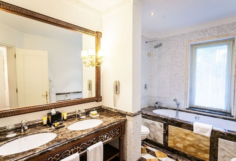 اتاق لوکس با چشم‌انداز, Villa E Palazzo Aminta