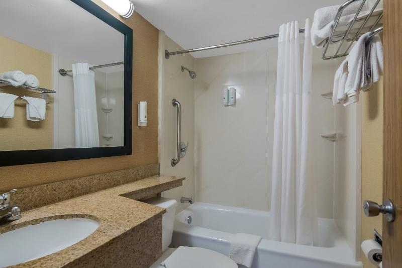 اتاق کلوب با چشم‌انداز, Ana Intercontinental Manza Beach Resort, An Ihg